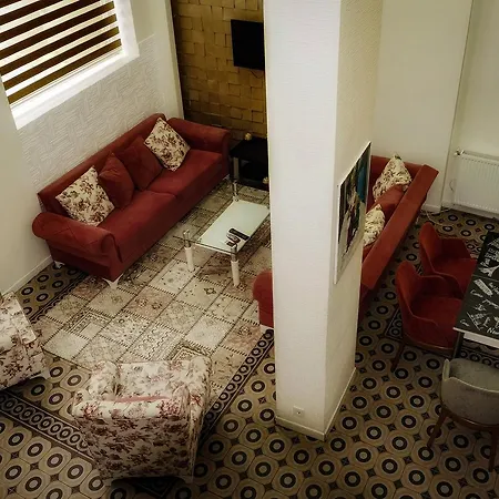 Sarah Suites 3*