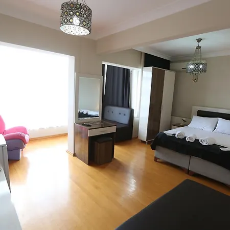 Sarah Suites Motel 3*